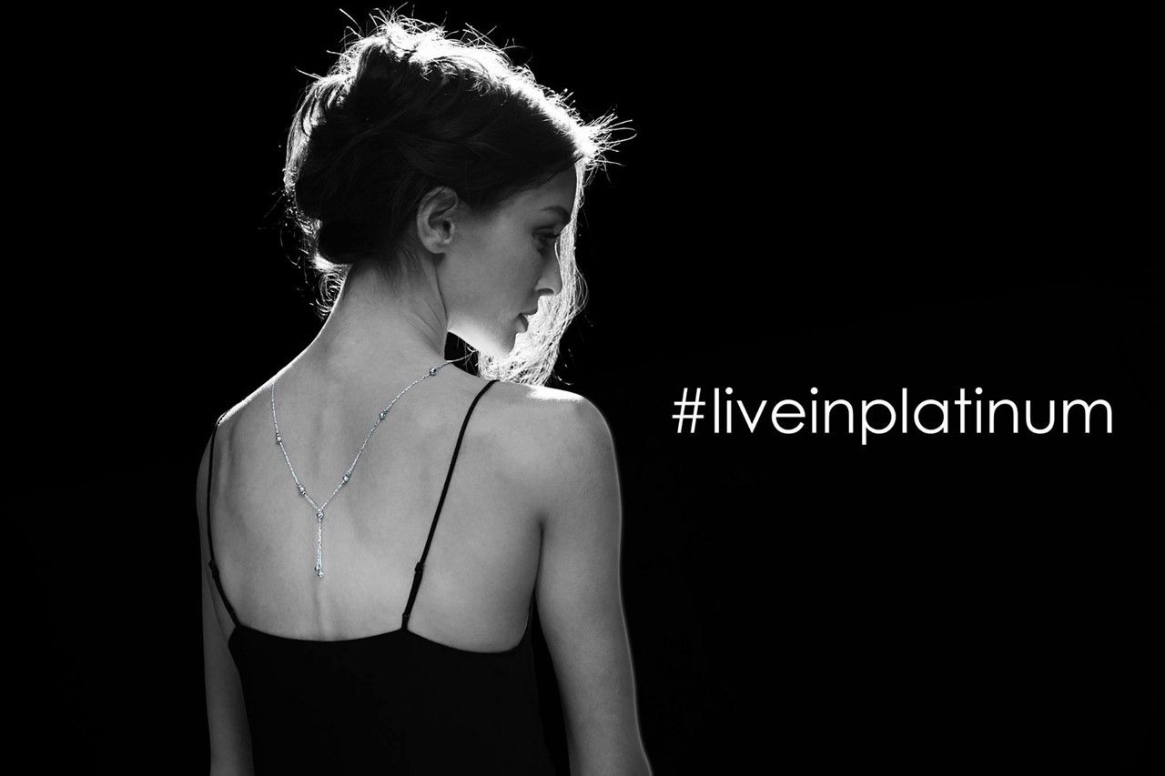 Anuncio de la campaña "Born Platinum"